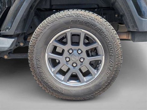 Used 2020 Jeep Gladiator Overland AWD/4WD image 15