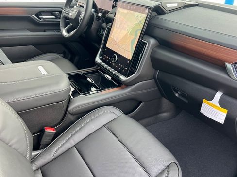 New 2026 GMC Yukon XL Denali w/ Denali Reserve Package image 14