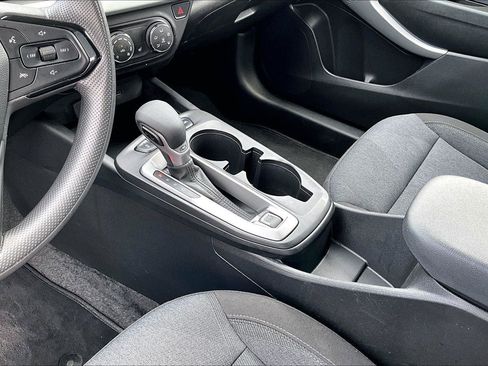 Used 2024 Chevrolet Trax LS w/ LS Convenience Package FWD image 15