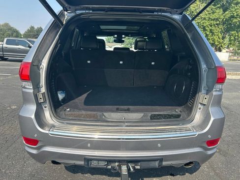 Used 2020 Jeep Grand Cherokee Overland AWD/4WD image 19