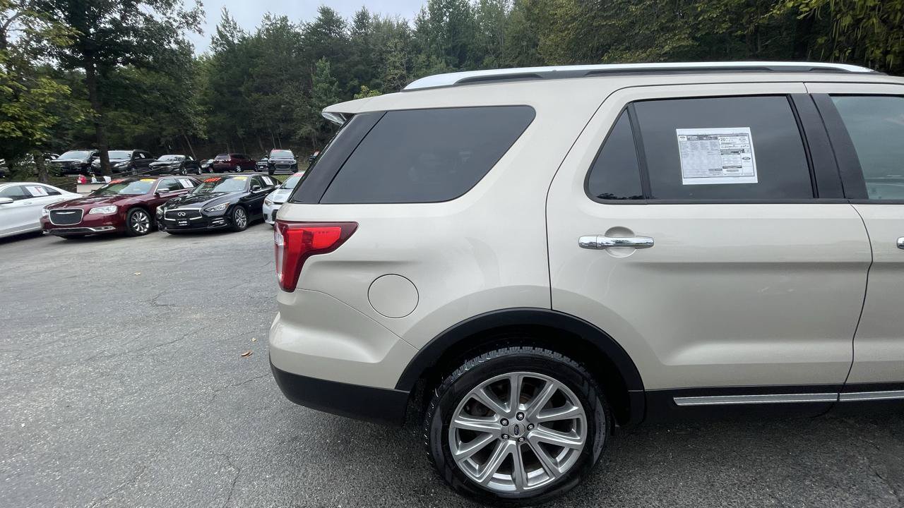 Used 2017 Ford Explorer Limited FWD image 9