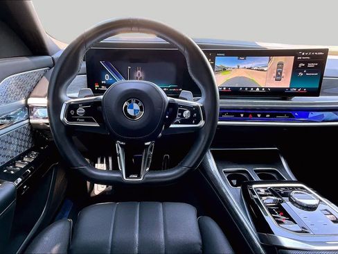 Used 2023 BMW 760i xDrive AWD/4WD image 5
