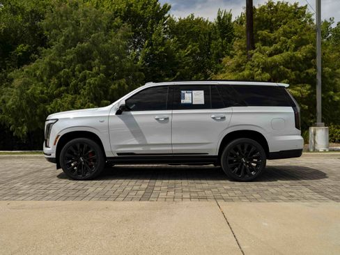 Used 2026 Cadillac Escalade Platinum Sport w/ LPO, ONYX Package AWD/4WD image 5