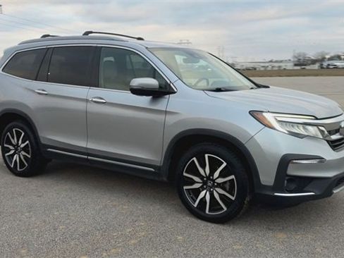 Used 2020 Honda Pilot Touring image 2