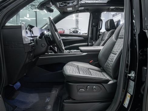 Used 2025 Cadillac Escalade V w/ LPO, ONYX Package AWD/4WD image 40