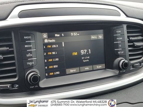 Used 2019 Kia Sorento LX image 14