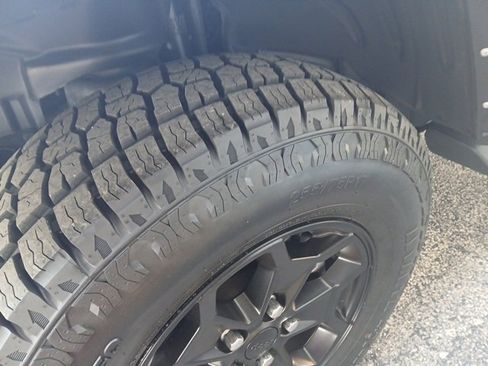 Used 2022 Jeep Gladiator Sport image 7