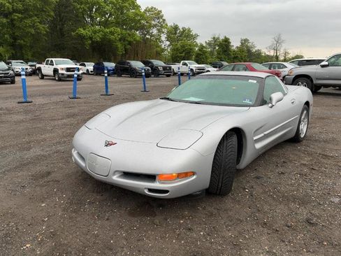 Used 1999 Chevrolet Corvette Coupe w/ Memory Pkg RWD image 4
