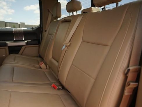 Used 2018 Ford F250 Lariat w/ Lariat Ultimate Package AWD/4WD image 13