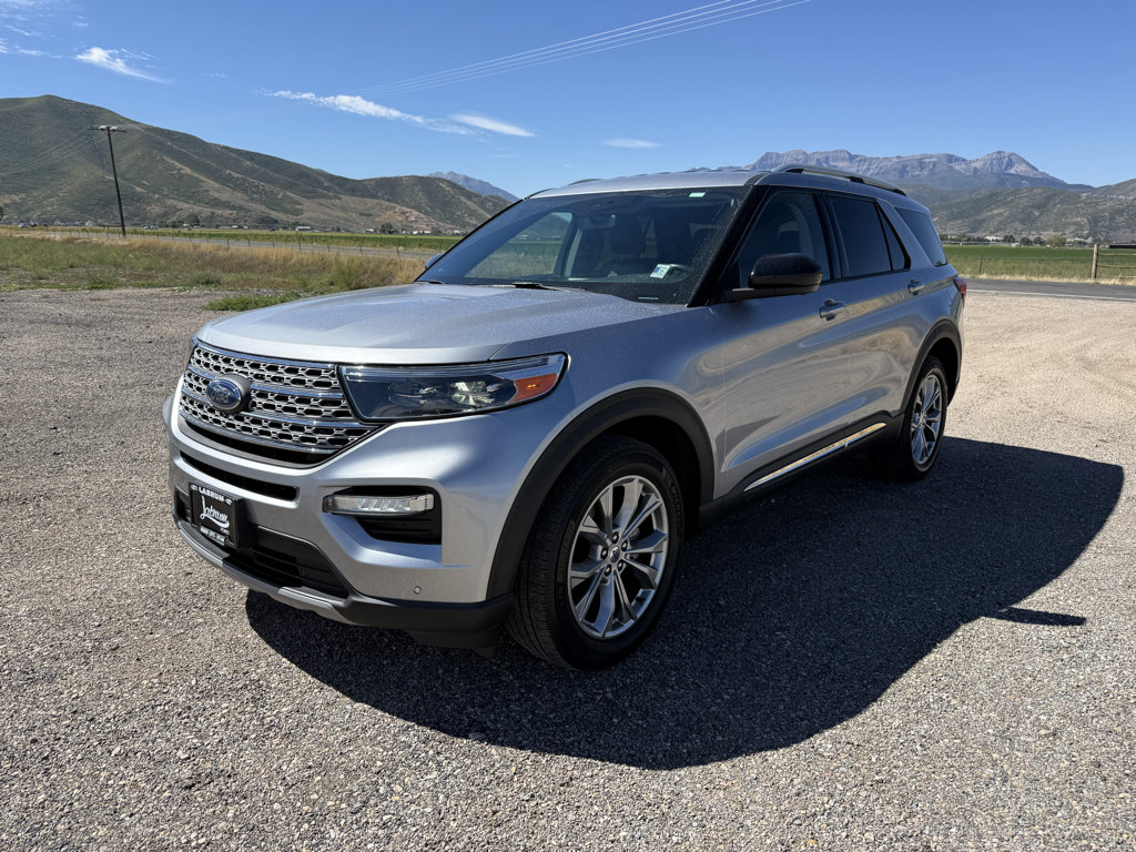 Used 2022 Ford Explorer Limited AWD/4WD image 3