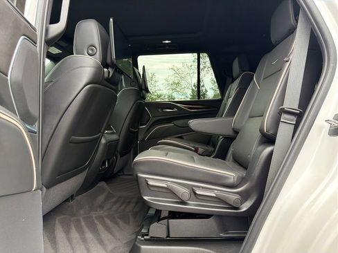 Certified 2024 Cadillac Escalade Premium Luxury AWD/4WD image 10