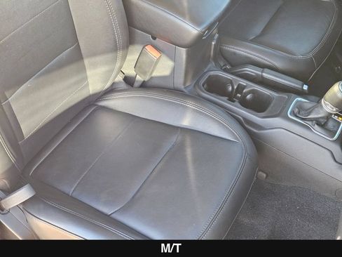 Used 2022 Jeep Gladiator Sport AWD/4WD image 34