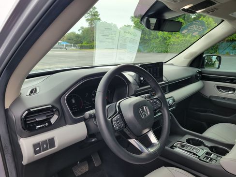 Used 2025 Honda Pilot EX-L image 27