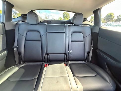 Used 2023 Tesla Model Y Performance image 19