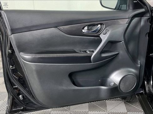 Used 2018 Nissan Rogue S FWD image 21