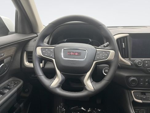 Used 2024 GMC Terrain Denali w/ Denali Premium Package AWD/4WD image 12
