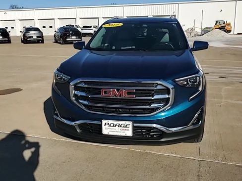 Used 2019 GMC Terrain SLT w/ Preferred Package FWD image 3
