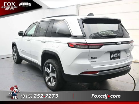 Used 2025 Jeep Grand Cherokee Limited AWD/4WD image 15