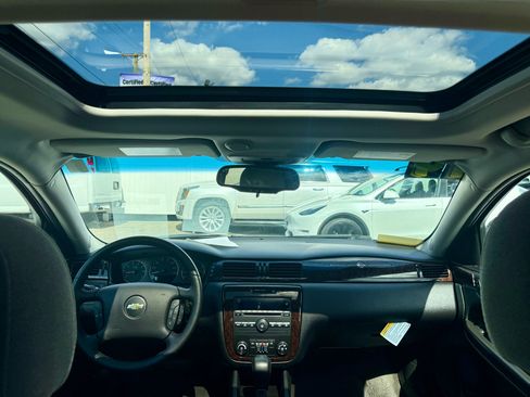 Used 2014 Chevrolet Impala LT w/ LT Sunroof Package image 27