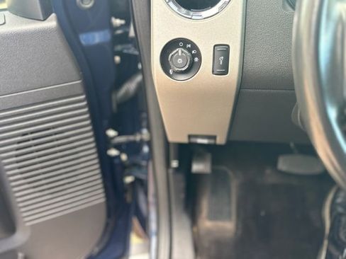 Used 2015 Ford F250 Lariat w/ Chrome Package image 21