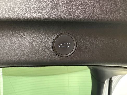 Used 2023 Tesla Model Y Long Range AWD/4WD image 29