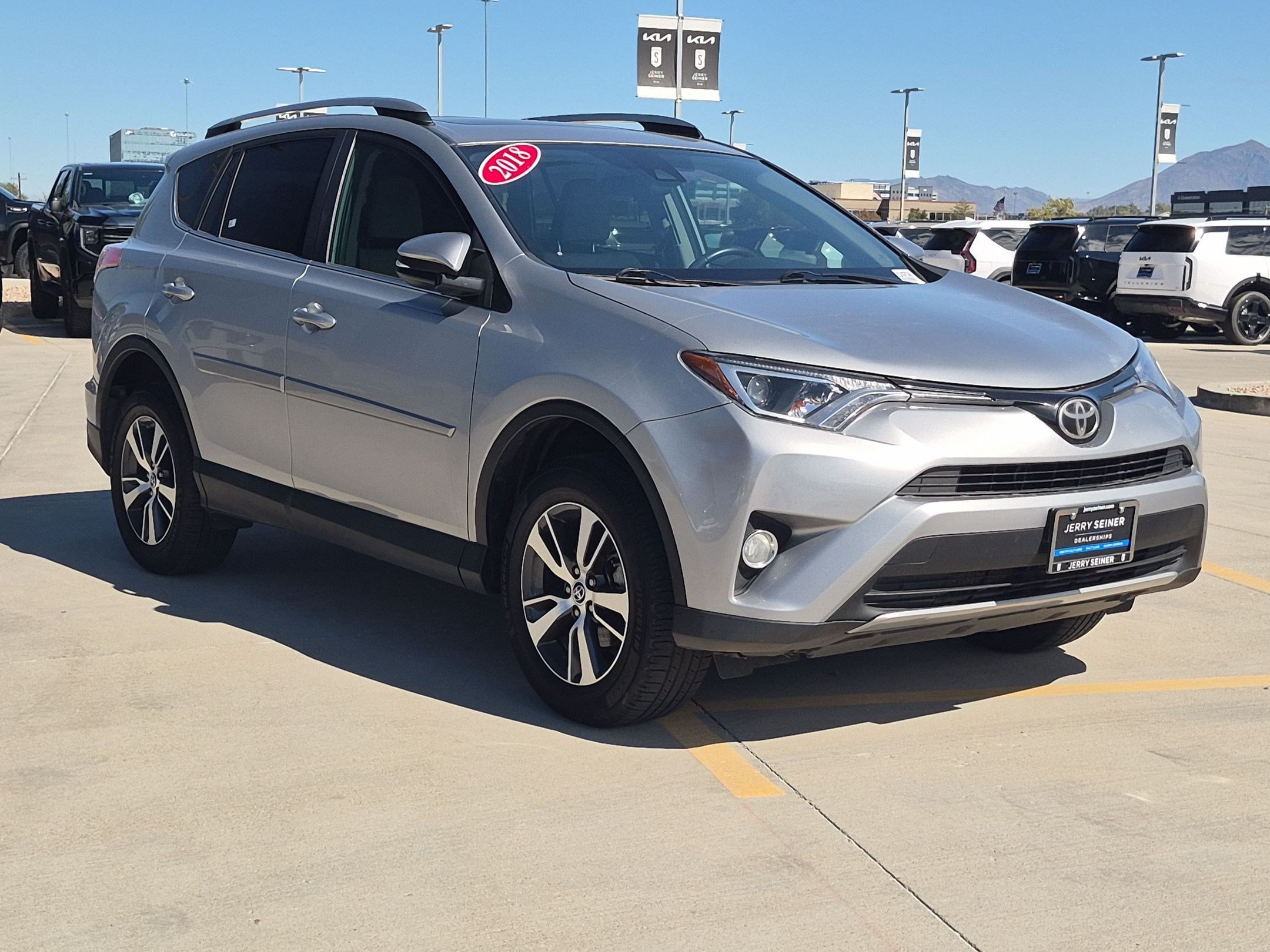 Used 2018 Toyota RAV4 XLE AWD/4WD image 7