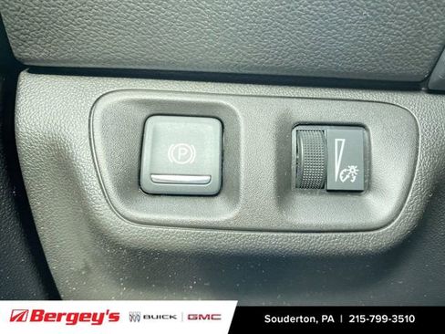 Certified 2023 GMC Acadia AT4 w/ Preferred Package image 21