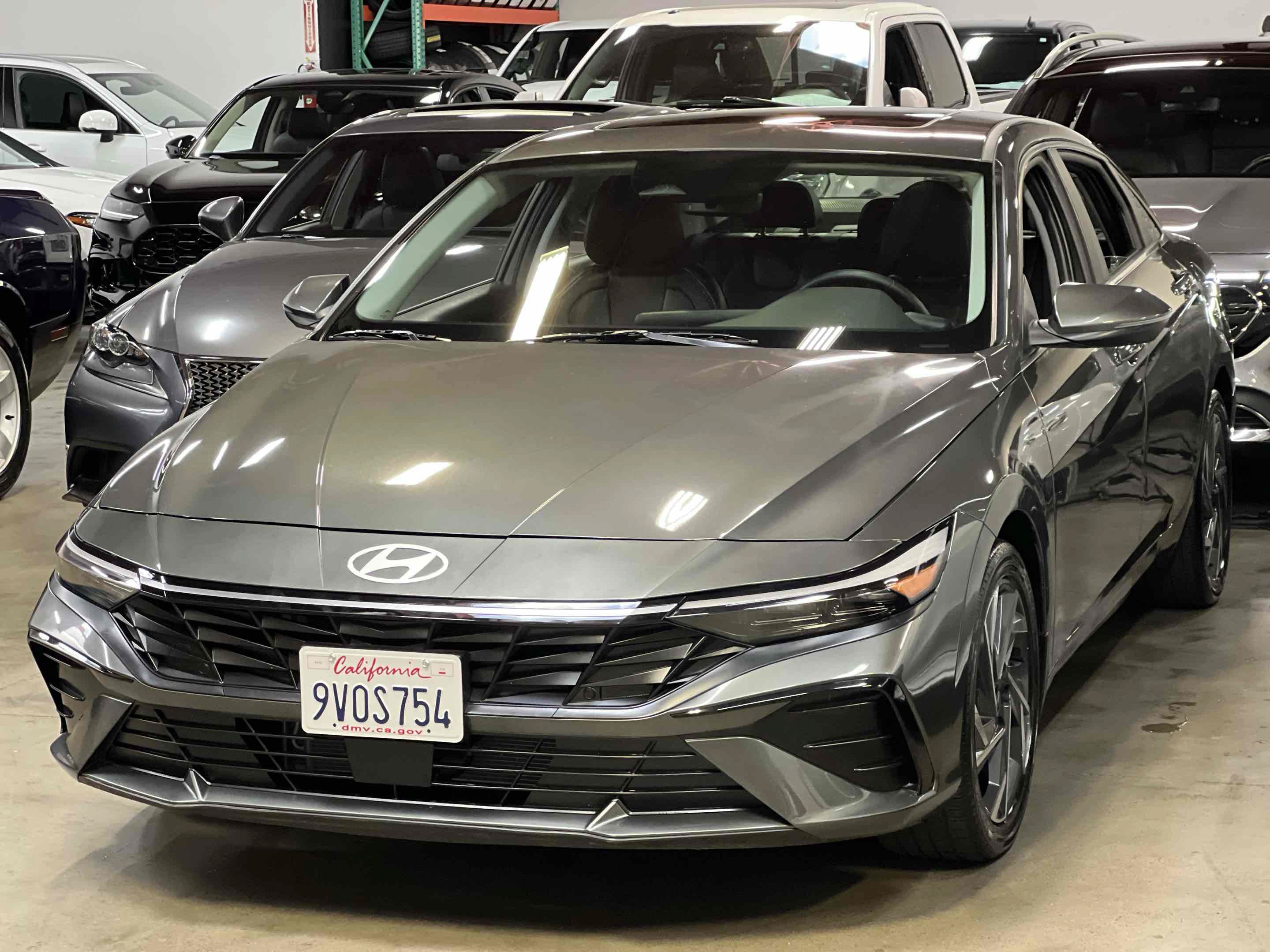 Used 2025 Hyundai Elantra Limited FWD image 16