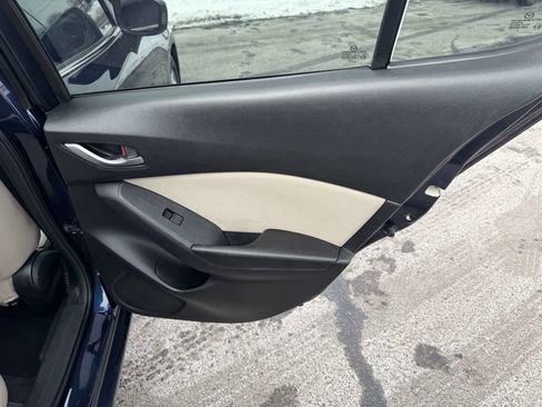 Used 2015 MAZDA MAZDA3 i Touring w/ Technology Package image 17