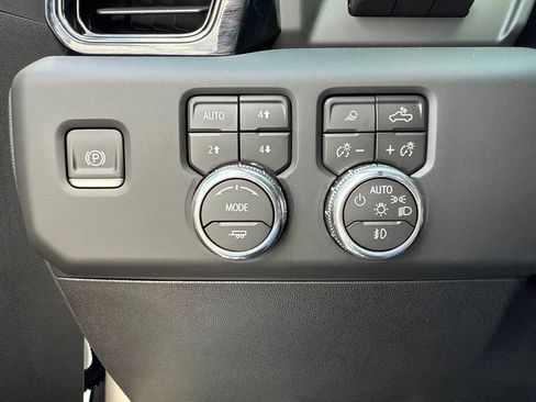 Used 2026 GMC Sierra 2500 AT4 w/ AT4 Premium Plus Package AWD/4WD image 23