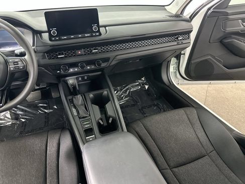 Used 2024 Honda Accord EX image 19