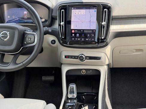 New 2026 Volvo XC40 B5 Ultra w/ Climate Package AWD/4WD image 7