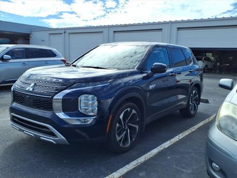 Used 2024 Mitsubishi Outlander SE image 4