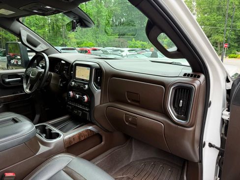 Used 2020 GMC Sierra 3500 Denali w/ Denali Ultimate Package AWD/4WD image 25