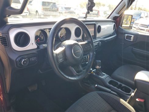 Used 2021 Jeep Wrangler Unlimited Islander image 12