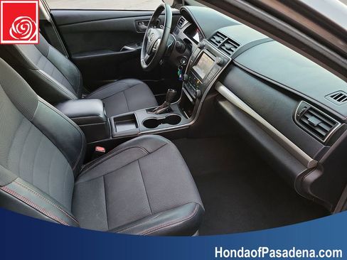 Used 2016 Toyota Camry SE image 20