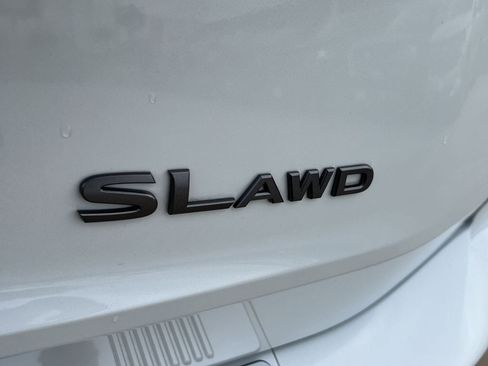 Certified 2025 Nissan Rogue SL AWD/4WD image 6