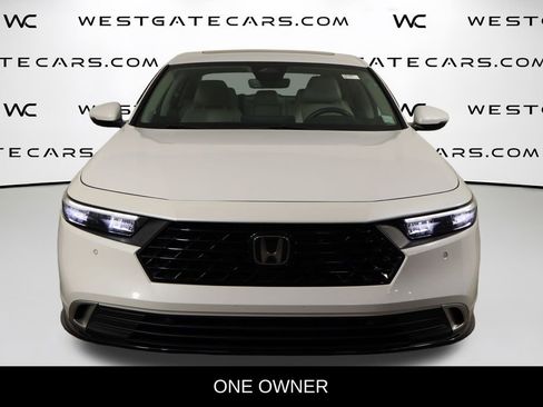 Used 2023 Honda Accord Touring image 2