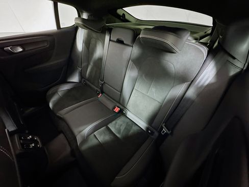 Used 2023 Volvo C40 P8 Recharge Plus image 22