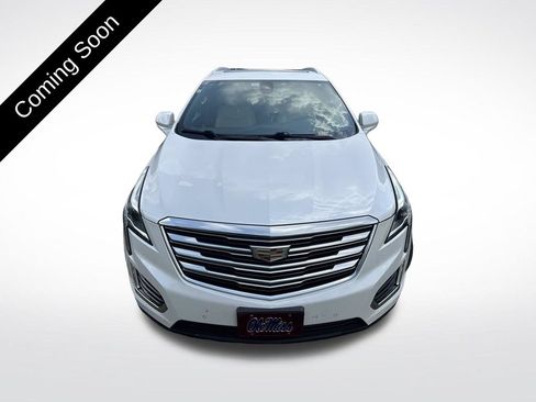 Used 2017 Cadillac XT5 Premium Luxury AWD/4WD image 2