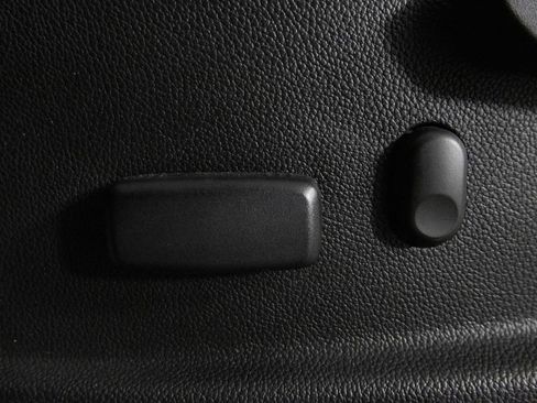 Used 2019 Chevrolet Colorado ZR2 image 19