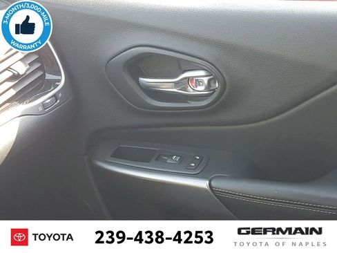 Used 2019 Jeep Cherokee Limited image 28