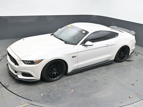 Used 2017 Ford Mustang GT Premium w/ GT Performance Package image 29