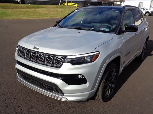 Certified 2024 Jeep Compass Limited w/ High Altitude Package image 4