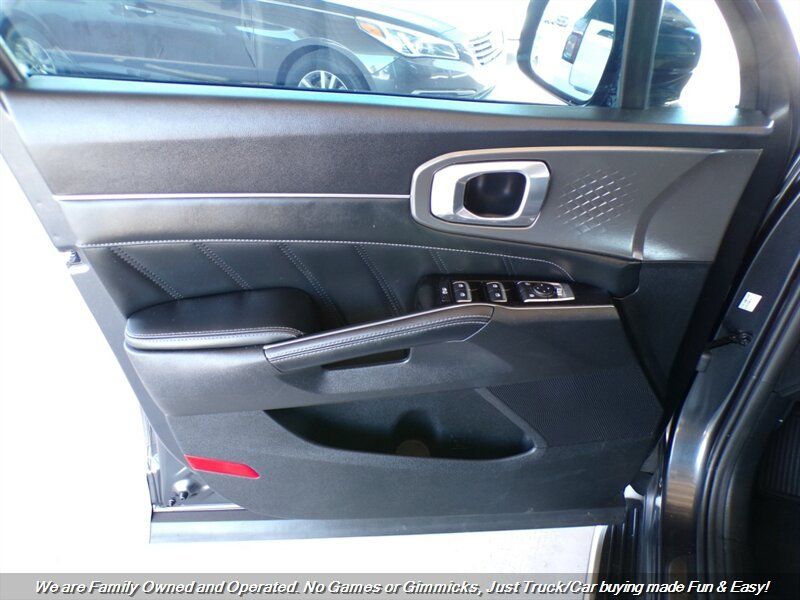 Used 2021 Kia Sorento SX FWD image 13