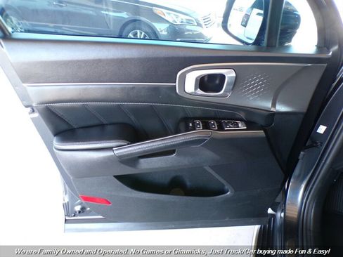 Used 2021 Kia Sorento SX image 13