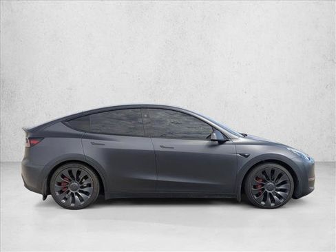 Used 2024 Tesla Model Y Performance AWD/4WD image 4