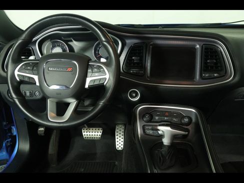 Used 2016 Dodge Challenger R/T Scat Pack w/ Leather Interior Group RWD image 9