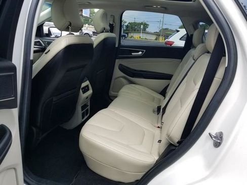 Used 2019 Ford Edge Titanium w/ Equipment Group 301A AWD/4WD image 16