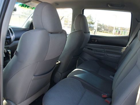 Used 2014 Toyota Tacoma PreRunner image 12